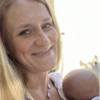 Jenny cherche une nounou à Thiais