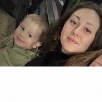 Mina cherche une nounou à Saint-Aigulin