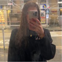 Léna cherche une baby sitter à Rivery