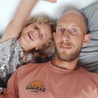 François  cherche une baby sitter à Biarritz