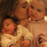 Flore-Eve cherche une baby sitter à Carrières-sur-Seine
